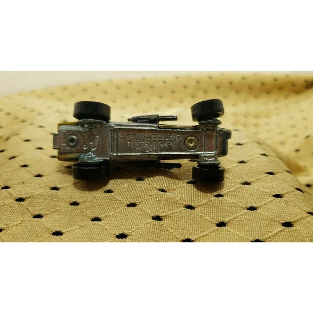 1982 Hotwheels Gunner Enforcer 447 gold metalflake Vintage